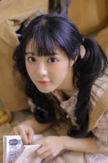 密桃裤美女图片